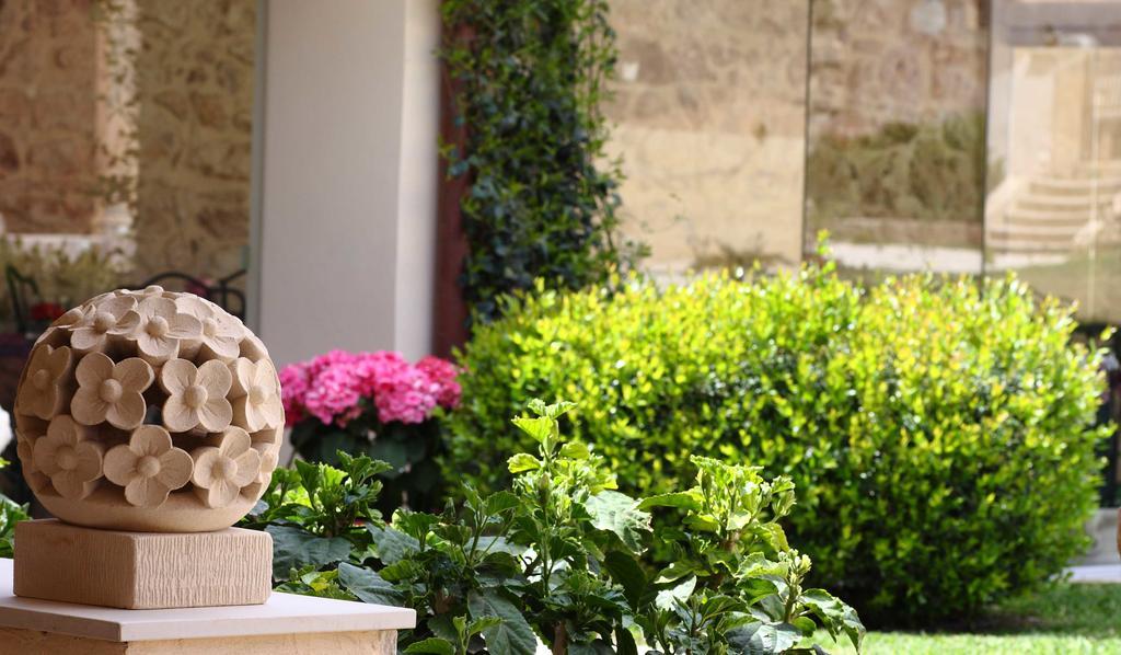 Donna Coraly Country Boutique Hotel Arenella  Buitenkant foto